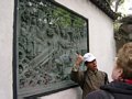 Unser Reiseleiter erklärt voller 'Elan' das Wandrelief