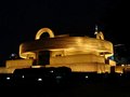 das Shanghai Museum bei Nacht